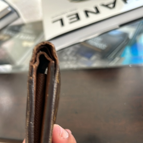 Men Monogram Louis Vuitton Wallet - Picture 10 of 10